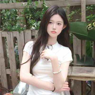 踮起脚尖靠近你